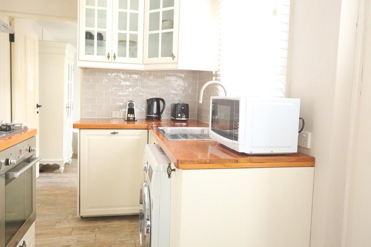 Apartment 2 Bedroom House Pyrmont E-bikes Included Sydney